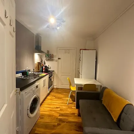 1 Bedroom Flat In Notting Hill, Portobello